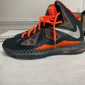 LeBron 10 “BHM” size 11
